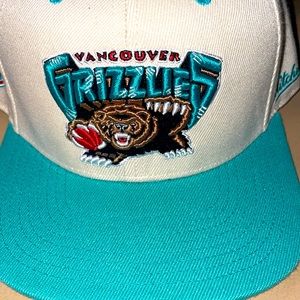 Mitchell & Ness Vancouver Grizzlies Hat